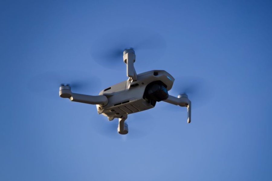 Një dron i paidentifikuar rrëzohet në bazën ushtarake polake, nisin hetimet