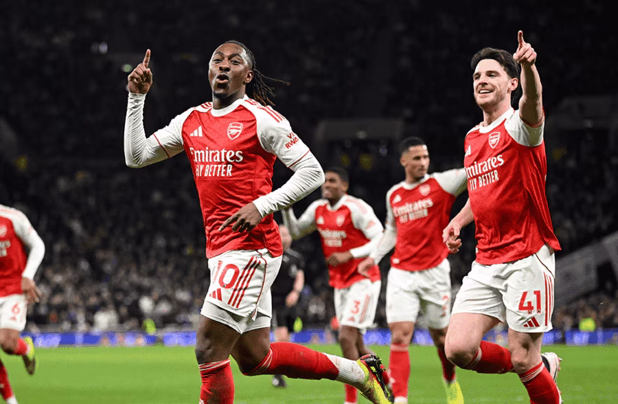 Arsenal shkatërron Tottenhamin në derbin e Londrës, Tudor debuton me humbje