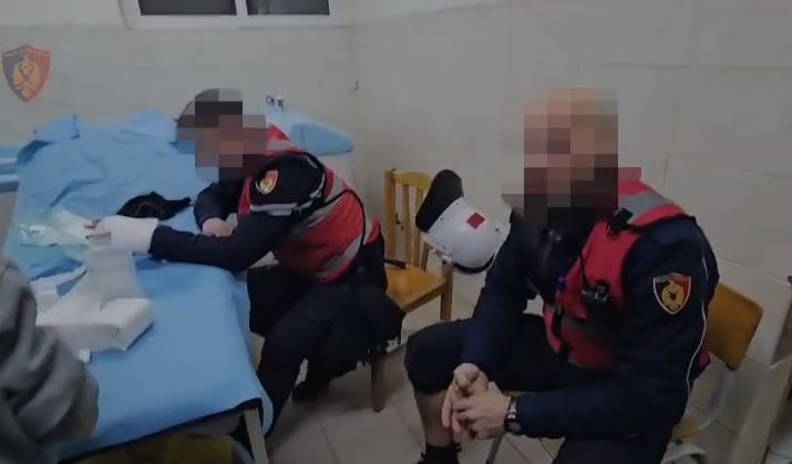 Protesta e opozitës, policia: 16 efektivë të plagosur, kanë pësuar djegie dhe dëmtime fizike
