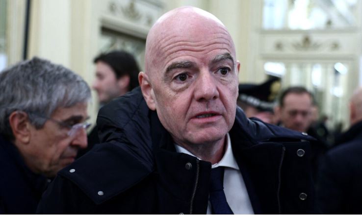 Infantino: FIFA po shqyrton heqjen e ndalimit për ekipet ruse