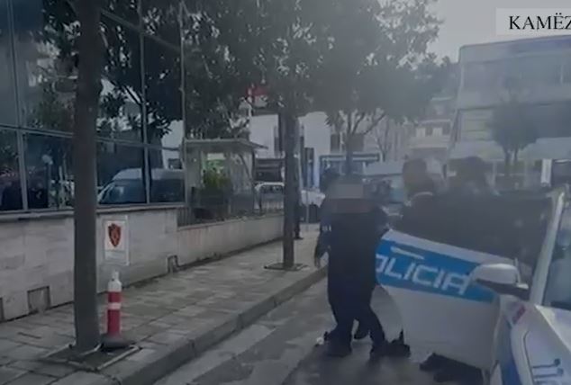 Mbante në banesë armë zjarri dhe municione, arrestohet 51-vjeçari në Kamëz
