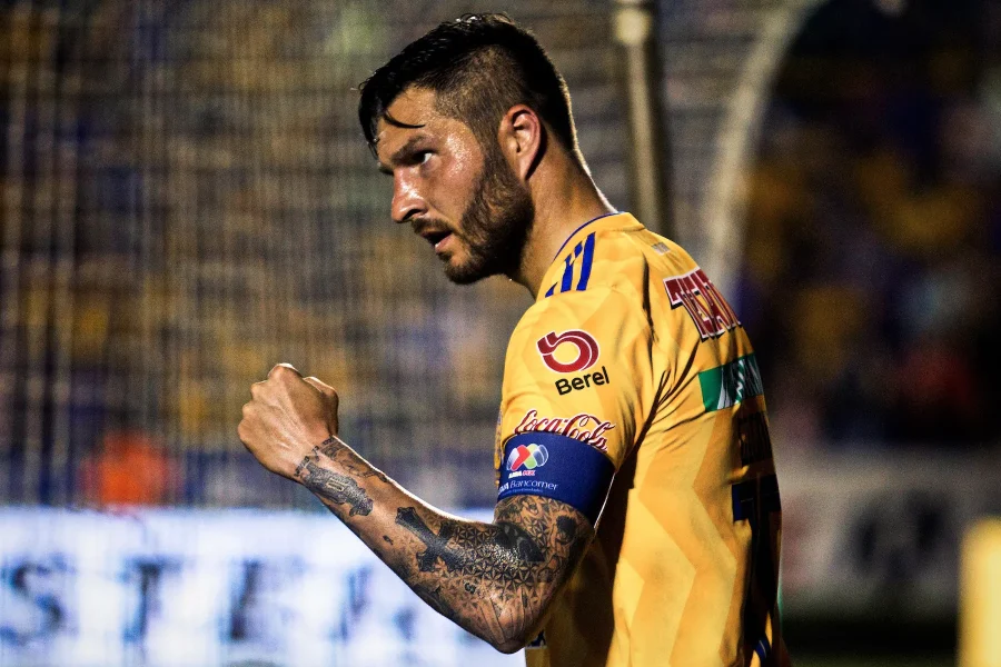 Gignac ndëshkohet për herë të parë me karton të kuq në karrierë
