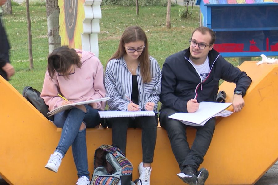 Diploma pa përputhje me punën, 4 në 10 të rinj jashtë profesionit