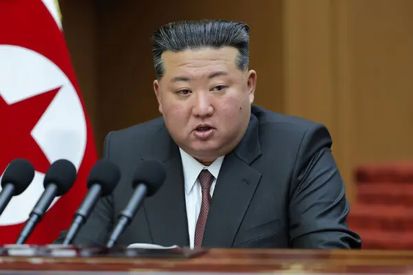 Kim Jong Un: Lufta në Iran provon se ruajtja e arsenalit bërthamor ishte vendimi i duhur