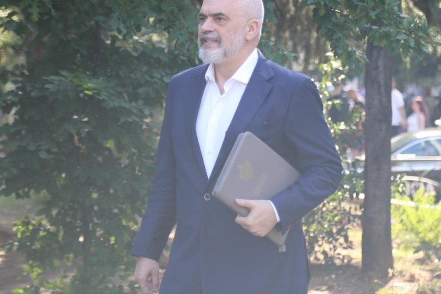 Një ditë pas mbledhjes së kryesisë së PS, Rama mbledh në selinë rozë deputetet e qarkut të Tiranës