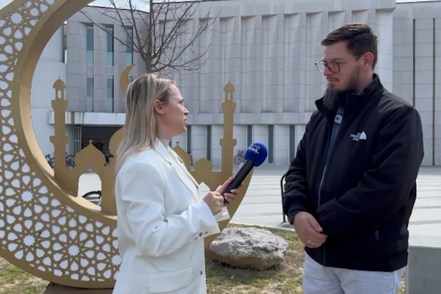 Imami i Xhamisë së Fushë-Mbretit: Nata e Kadrit, më e mirë që ka krijuar Zoti, të lutemi për mirësi