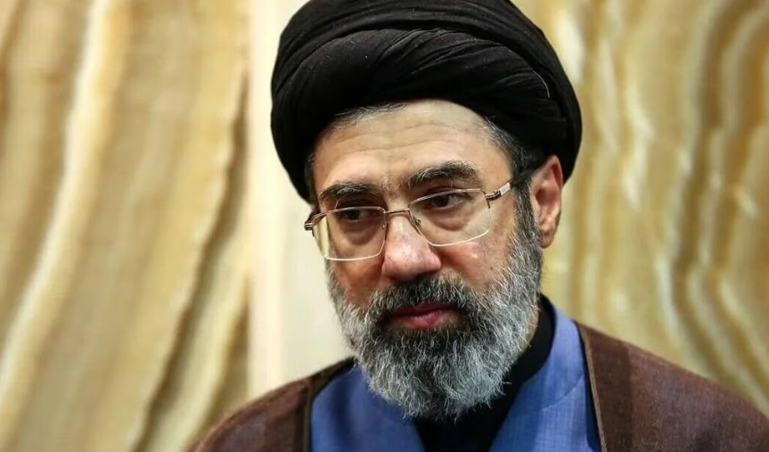 Flitet si pasues i të atit, djali i Khameneit me apartamente luksoze përballë ambasadës izraelite në Londër