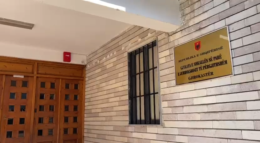 Abuzoi seksualisht me tre të mitur, lihet në burg 67-vjeçari në Gjirokastër