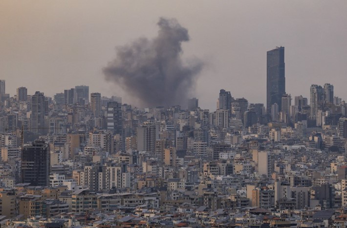 Izraeli nis valë të re sulmesh në Teheran