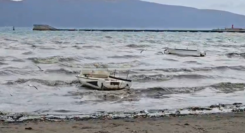 Përkeqësimi i motit në Vlorë, ndalohet lundrimi për mjetet e vogla në këto data