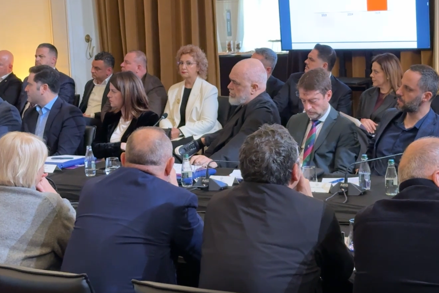 Rama mbledh grupin dhe qeverinë, zbardhet nisma e re e socialistëve