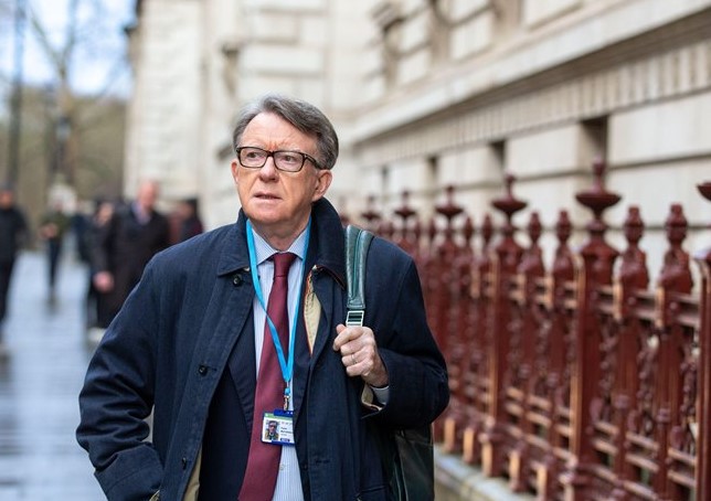Hetimet për emërimin e tij si ambasador në SHBA, Mandelson do të japë mesazhe nga telefoni personal