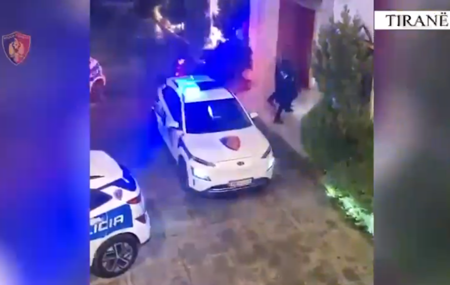 Plumba drejt dy vëllezërve pasi i qëlloi me qytën e pistoletës, arrestohet 23-vjeçari në Tiranë