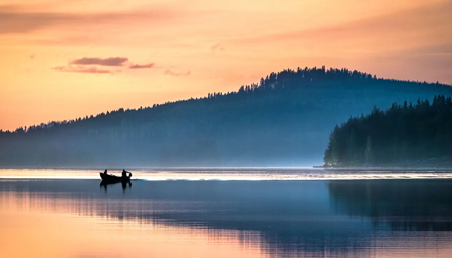 Mësoni sekretet e lumturisë, Finlanda ofron udhëtime të paguara në Lakeland