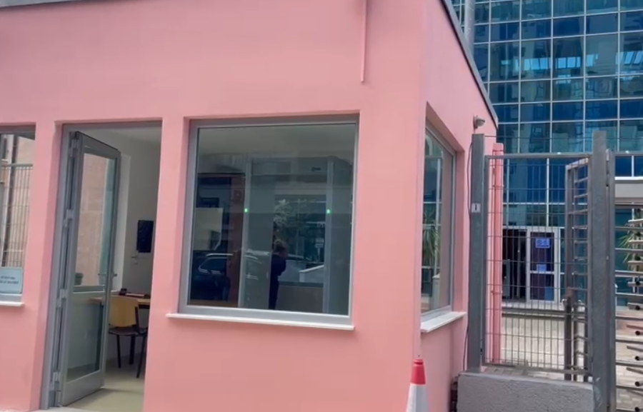 VIDEO/ GJKKO vendos skanera dhe masa të reja sigurie 6 muaj pas vrasjes së gjyqtarit Kalaja