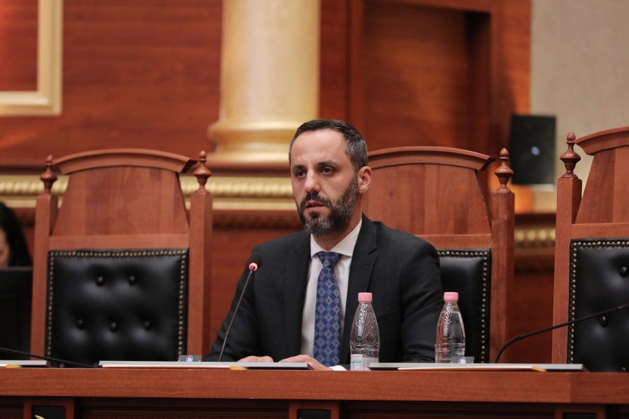 Lamallari debat me Balliun: Drejtori i ri i Policisë oficer karriere, turpi qoftë me ju