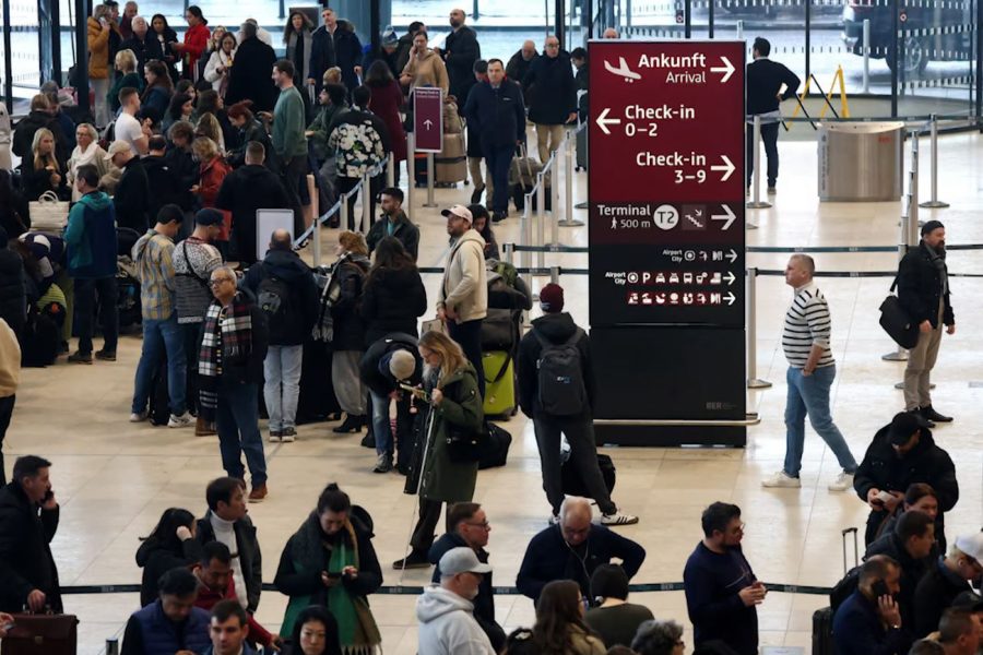 Grevë në aeroportin e Berlinit, 57,000 pasagjerë të prekur