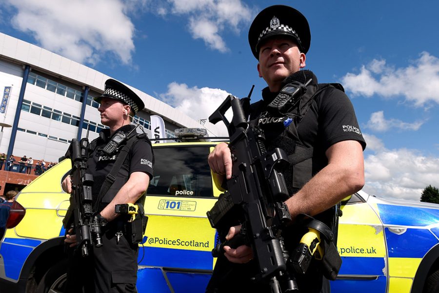 U përpoqën të hynin në bazën detare britanike, arrestohen dy persona në Skoci! Njëri prej tyre iranian