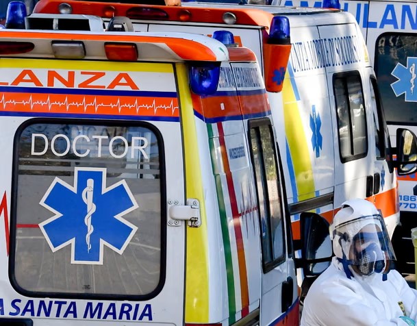 Dyshohet për vrasjen e pesë pacientëve, nisin hetimet për shoferin e ambulancës në Itali