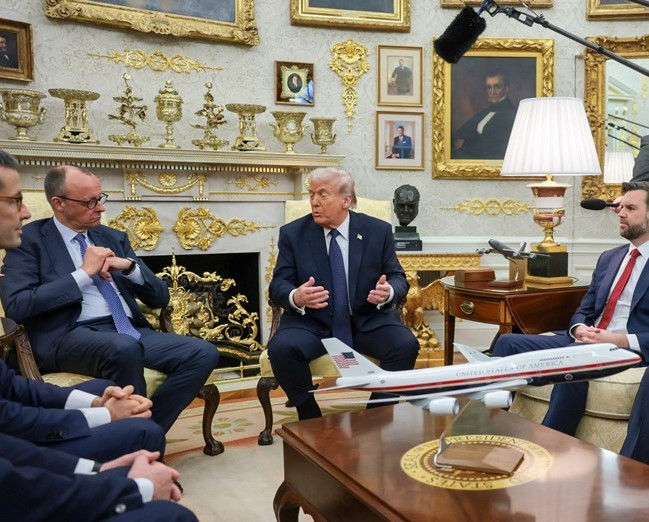 Lufta në Iran, Trump thirrje iranianëve: Mos dilni ende të protestoni, jashtë ka shumë rrezik nga bombat