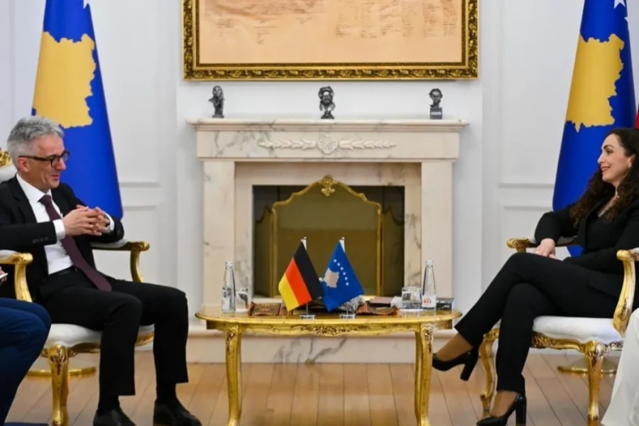 Osmani takim me ambasadorin gjerman, në fokus të diskutimeve zhvillimet e fundit politike në Kosovë