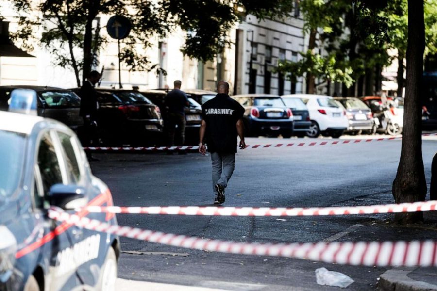 Po planifikonte një sulm në një shkollë, arrestohet 17-vjeçari në Itali! Nën hetim edhe 7 të mitur të tjerë