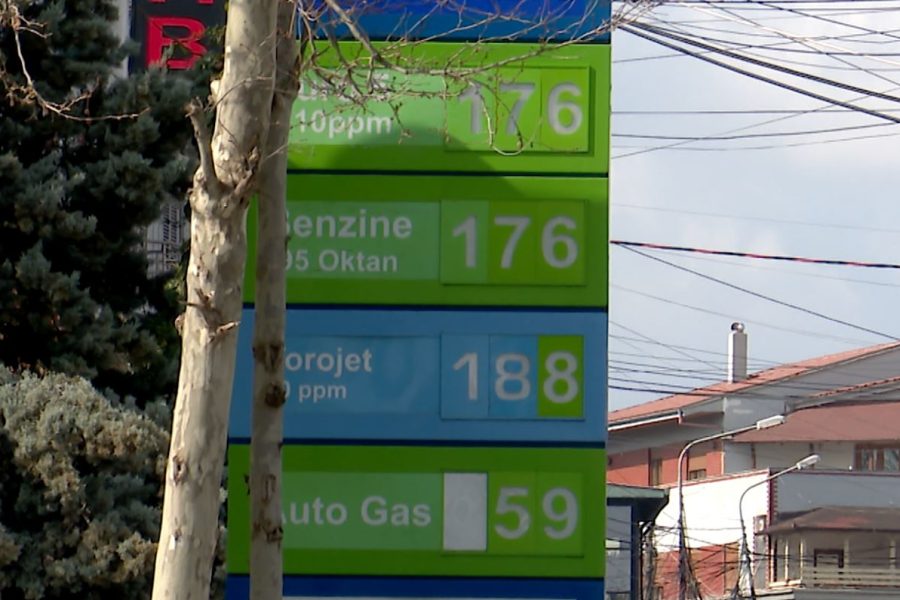 Nafta rritet lehtë në disa pika karburantesh, grosistët po vëzhgohen nëse abuzojnë