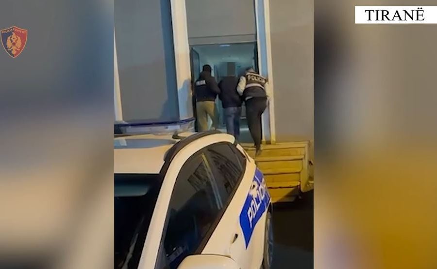 Në kërkim nga Italia për shfrytëzim prostitucioni, arrestohet 43-vjeçari shqiptar (EMRI)