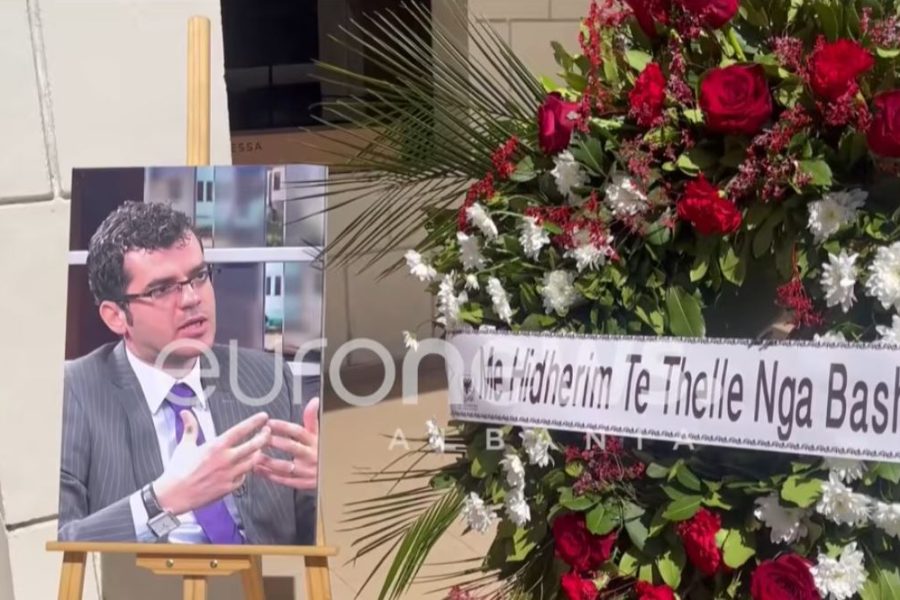 Berati përcjell me nderime Namir Lapardhanë, i njohur si gazetar dhe figurë e njohur e jetës publike