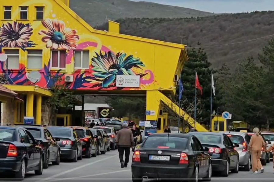 Shtohet fluksi i hyrje-daljeve në dy pikat e kalimit kufitar Kapshticë dhe Qafë-Thanë