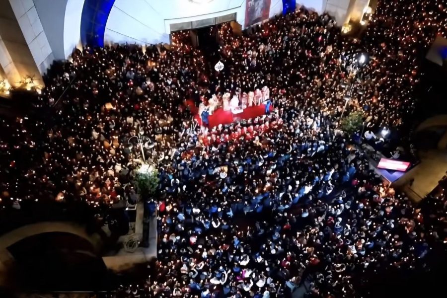 Besimtarët ortodoksë kremtojnë Pashkën