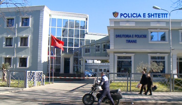 Shpërndanin lëndë narkotike, arrestohen dy persona, ndalohen 22 të tjerë në Tiranë