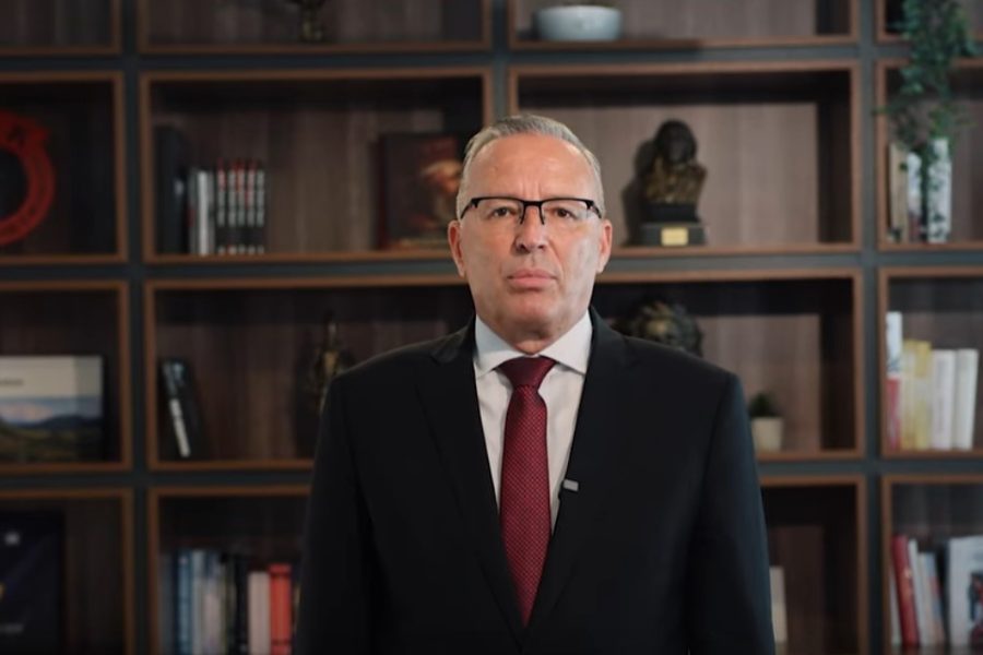 “PDK e LDK po sillen më keq se Limaj”/ Hamza-Kurtit: Vazhdojnë fajësimet dhe manipulimet e zakonshme