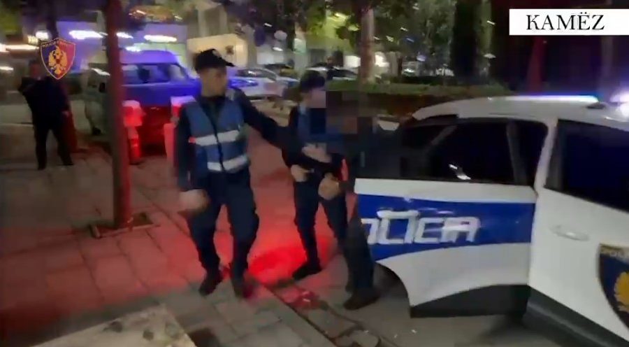 Plagosën rëndë me sende të forta një person, arrestohen dy autorët në Tiranë