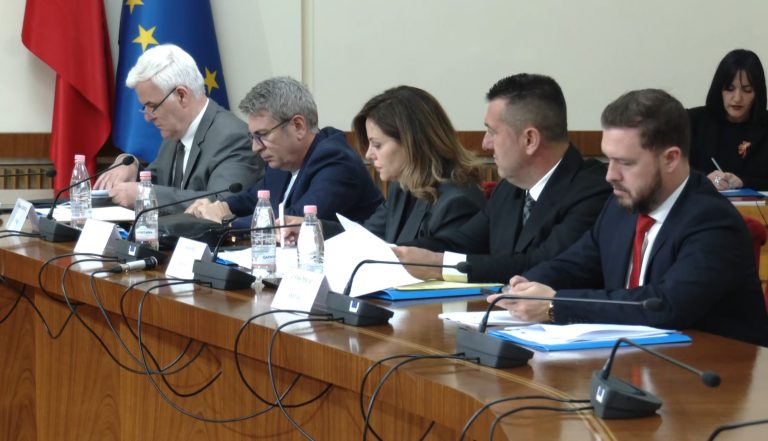 Pagat e gjyqtarëve, nis shqyrtimi në Kuvend i vendimit të Kushtetueses