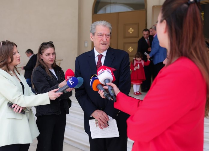 Berisha: Uroj që Pashkën tjetër ta festojmë pa këtë të keqe të madhe që na ka rënë hise këto vite