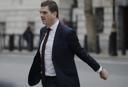 Krizë në qeverinë britanike, Starmer shkarkon një tjetër zyrtar të lartë