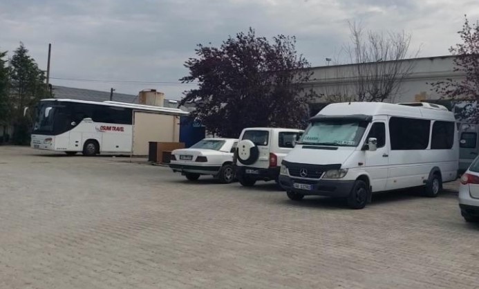 Rritja e kostove ul transportin interurban në Berat, shoferët e autobusëve drejt falimentimit