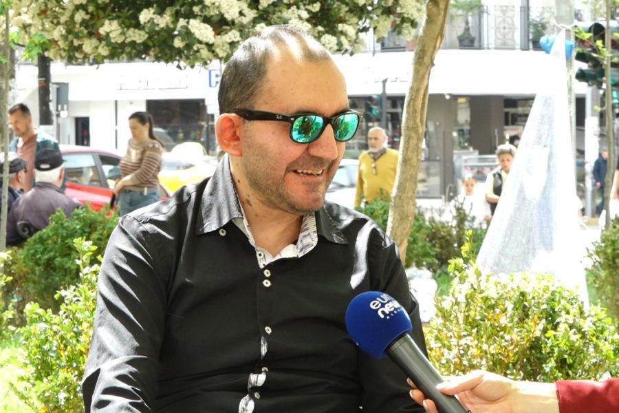 Romeo Deda, gjeniu i verbër që memorizon mijëra data dhe ditëlindje