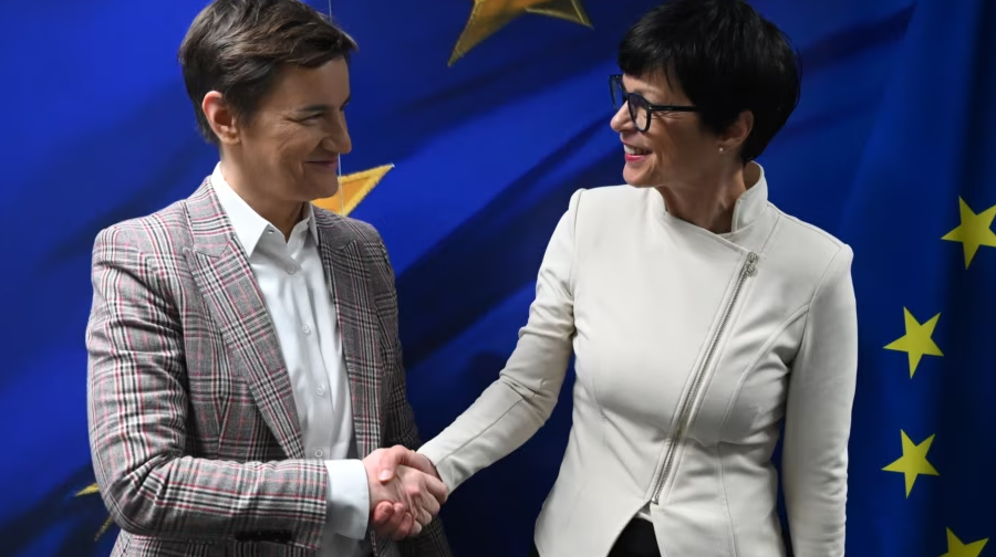 Kos: Brukseli gjithnjë e më i shqetësuar për Serbinë, po vlerësohen pagesat e reja