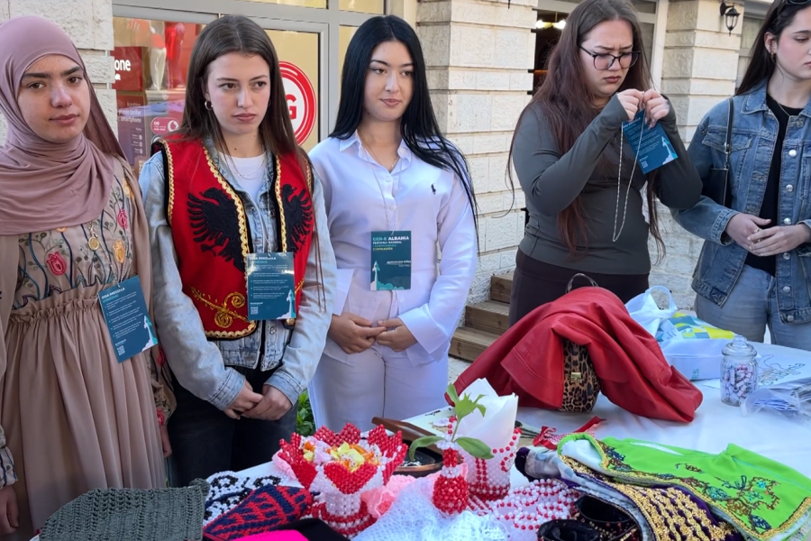 Festivali Rajonal në Gjirokastër, nxënësit prezantojnë ide në teknologji, mjedis dhe sipërmarrje