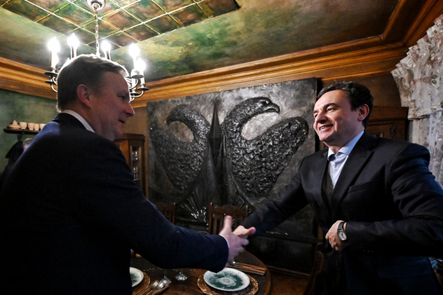 Kurti darkë pune me Sorensen, në fokus të diskutimeve integrimi në BE dhe dialogu me Serbinë