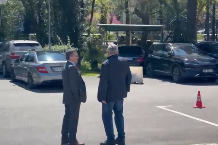 Protesta e 17 prillit, aleatët e PD-së takojnë Berishën