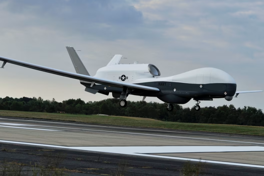 Një dron i rrallë dhe i shtrenjtë i Marinës Amerikane është zhdukur mbi Gjirin Persik