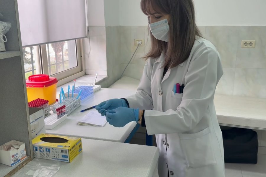 Rriten rastet me HIV në Elbasan, 12 të reja në vitin 2025, në total janë 136 raste