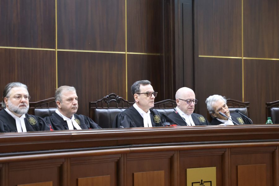 Debati për praktikën e “arrestit me burg”, pritet vendimi i Kolegjeve të Bashkuara