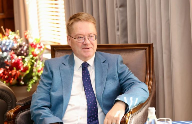 Ambasadori britanik: Grupi më i madh i të dënuarëve në Mbretërinë e Bashkuar janë shqiptarë