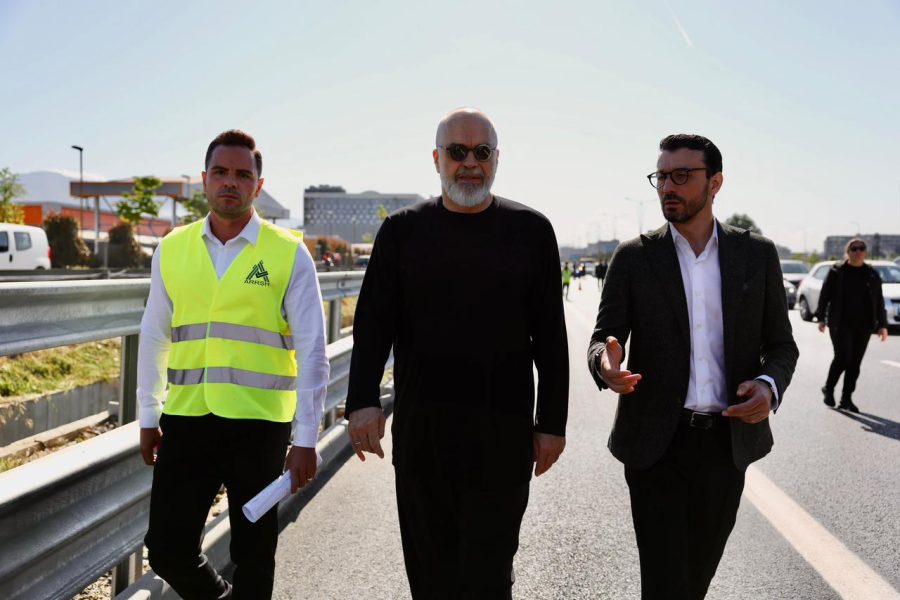 Hapet segmenti i zgjeruar deri te mbikalimi i Rinasit, Rama inspekton përfundimin e punimeve në autostradën Tiranë–Durrës