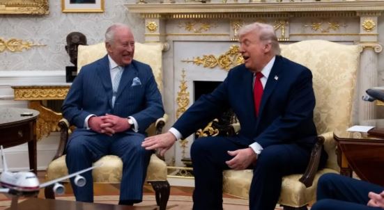 Trump dhe Mbreti Charles takohen në Zyrën Ovale pas pritjes në Shtëpinë e Bardhë