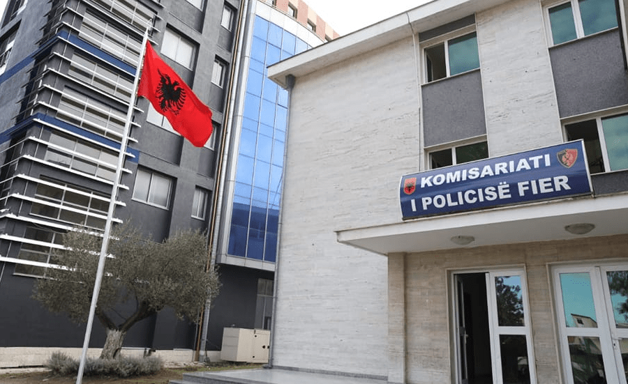 Qëlloi me armë zjarri një person dhe u largua, arrestohet 27-vjeçari në Fier